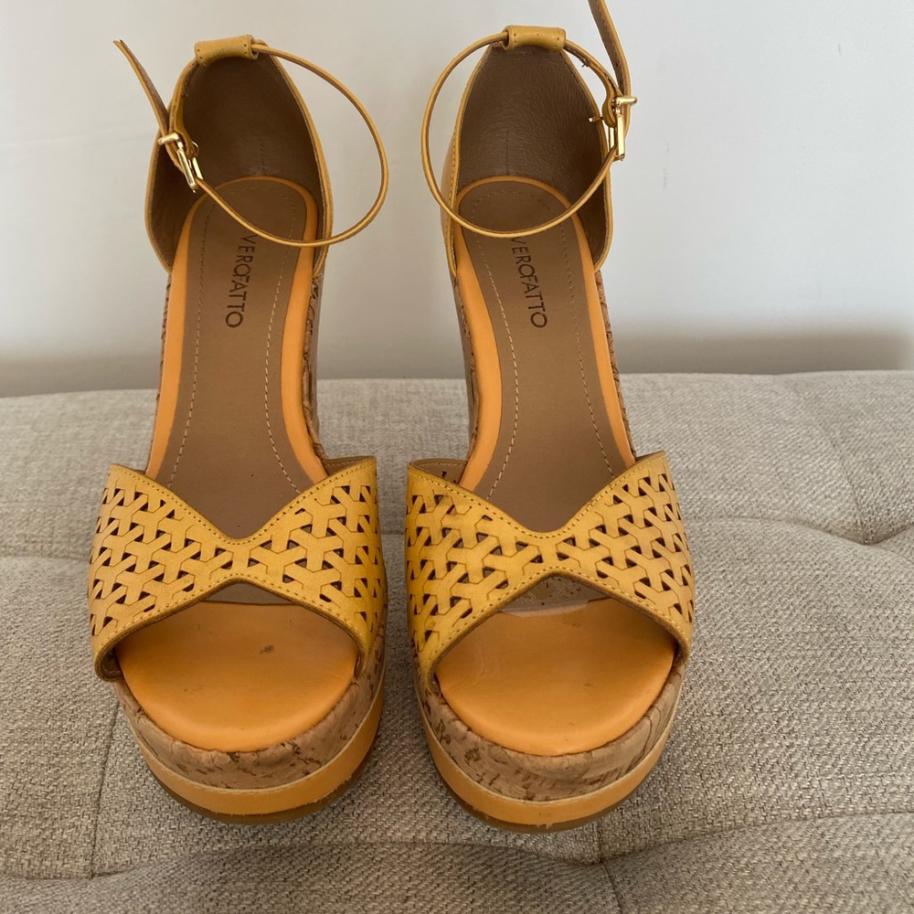 Verofatto Yellow platform shoes